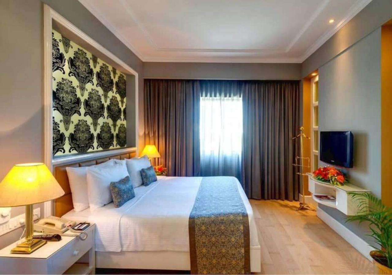 Hotel Seven Near Delhi Airport New Delhi